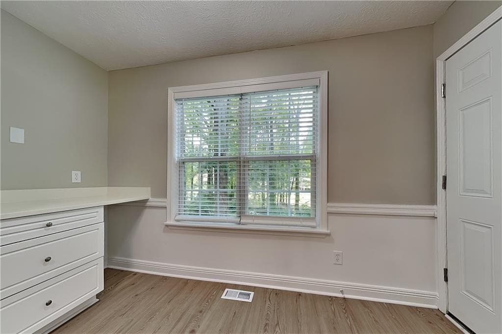 5 bedroom, 3 bathroom, 1,868 sq ft single family residence for rent at 353 Wildwood Court, Lawrenceville, GA 30046 for $2,350 a month — photo 5