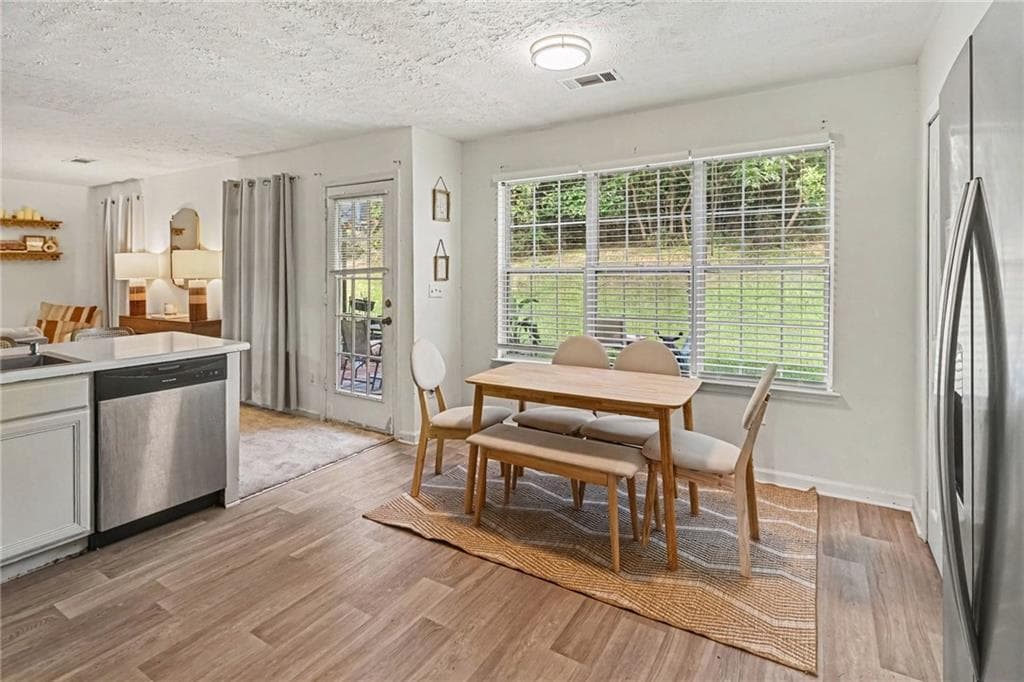 4 bedroom, 3 bathroom, 2,188 sq ft single family residence for sale at 2795 Da Vinci Boulevard, Decatur, GA 30034 — photo 6