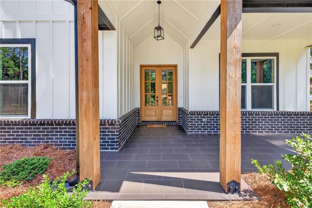 4 bedroom, 5 bathroom, 3,460 sq ft single family residence for sale at 83 Beech Creek Circle, Winder, GA 30680 — photo 4