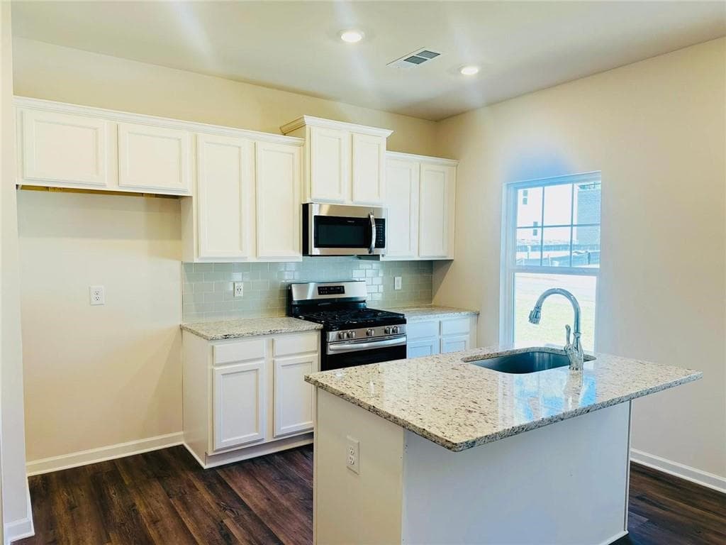 3 bedroom, 3 bathroom, 1,948 sq ft single family residence for rent at 134 Berry Drive, Dawsonville, GA 30534 for $1,980 a month — photo 6
