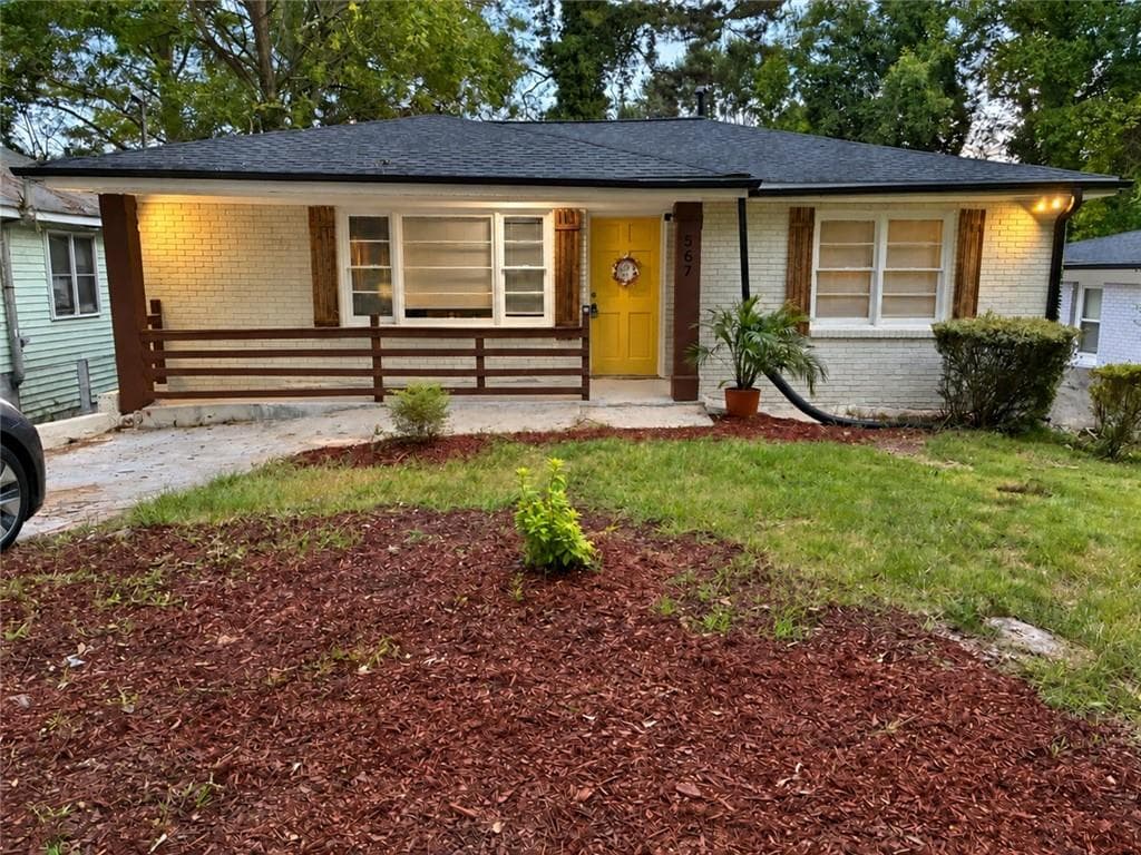 3 bedroom, 2 bathroom, 2,092 sq ft single family residence for sale at 567 Center Hill Avenue, Atlanta, GA 30318 — photo 2