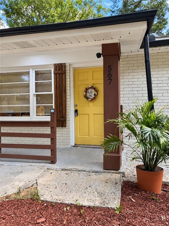 3 bedroom, 2 bathroom, 2,092 sq ft single family residence for sale at 567 Center Hill Avenue, Atlanta, GA 30318 — photo 4