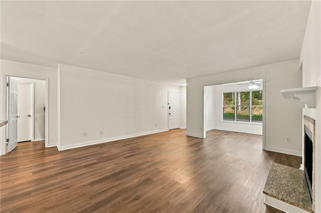 2 bedroom, 2 bathroom, 1,158 sq ft condominium for sale at 1001 River Mill Circle, Roswell, GA 30075 — photo 5
