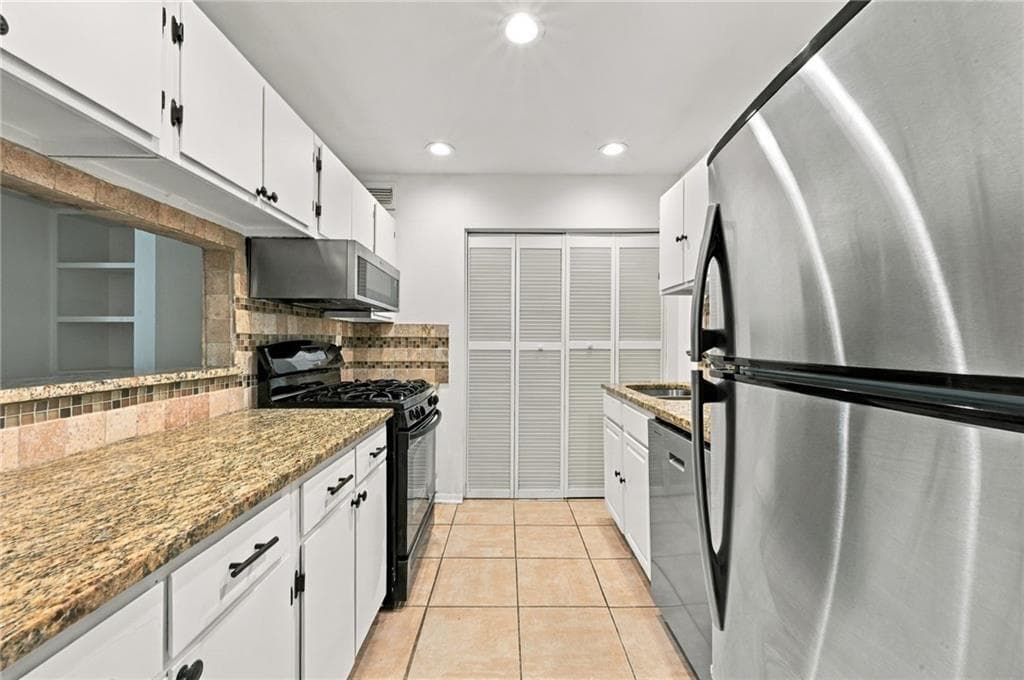 2 bedroom, 2 bathroom, 1,158 sq ft condominium for sale at 1001 River Mill Circle, Roswell, GA 30075 — photo 10