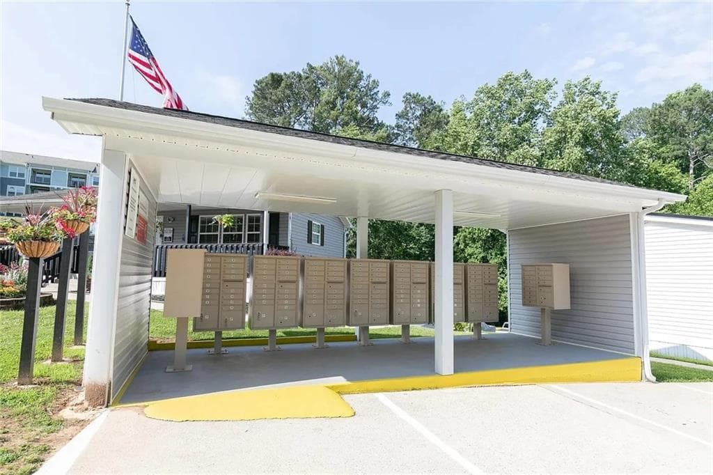2 bedroom, 2 bathroom, 960 sq ft single family residence for sale at 7631 Dallas Highway, Douglasville, GA 30134 — photo 6