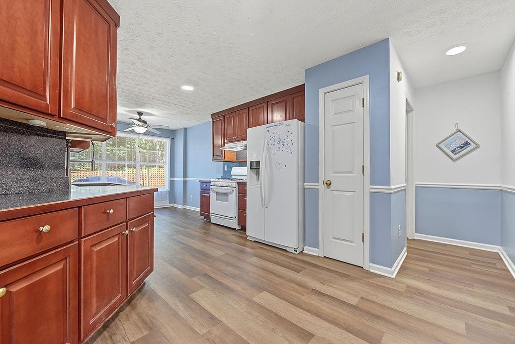 3 bedroom, 2 bathroom, 1,843 sq ft single family residence for sale at 25 Cliff Court, Covington, GA 30016 — photo 10
