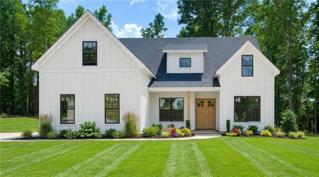 4 bedroom, 3 bathroom, 2,200 sq ft single family residence for sale at 4825 Price Road, Gainesville, GA 30506