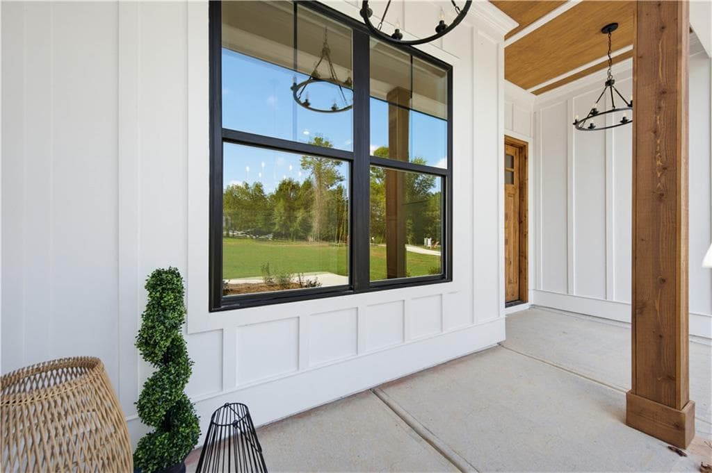 4 bedroom, 3 bathroom, 2,200 sq ft single family residence for sale at 4825 Price Road, Gainesville, GA 30506 — photo 5