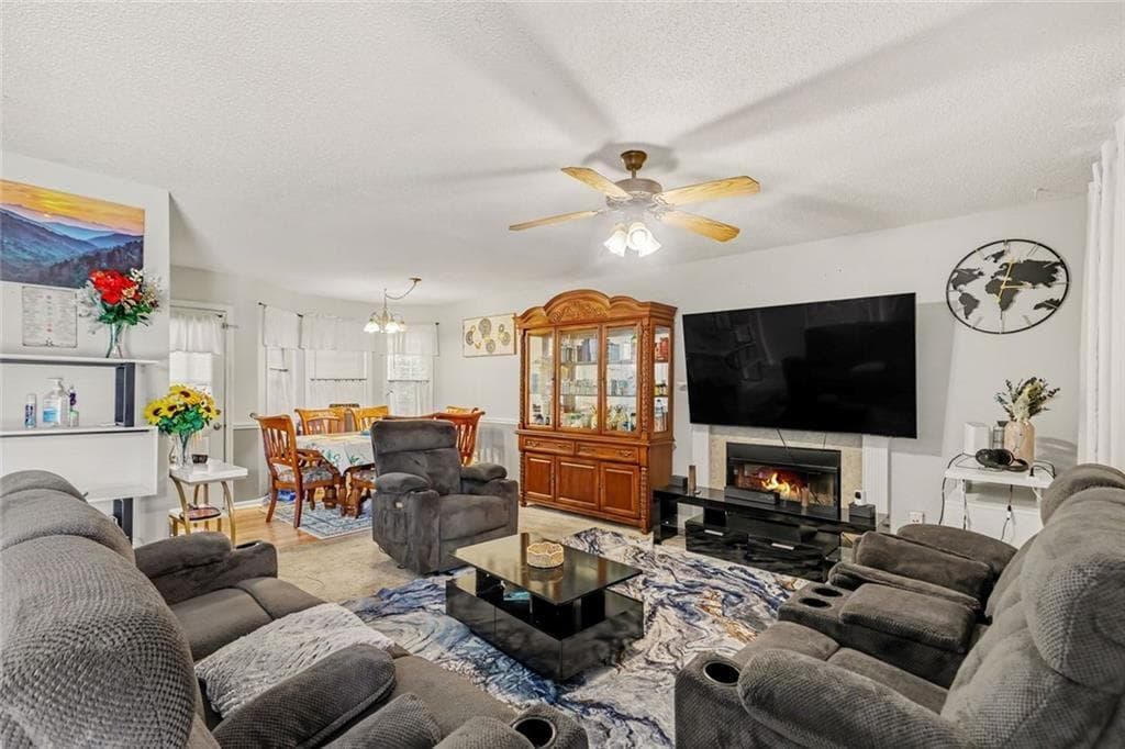 3 bedroom, 2 bathroom, 1,289 sq ft single family residence under contract at 329 River Trace Drive, Villa Rica, GA 30180 — photo 2