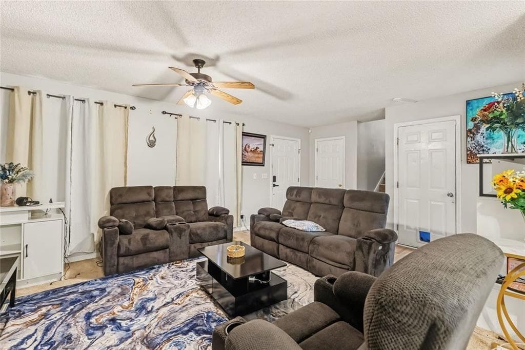 3 bedroom, 2 bathroom, 1,289 sq ft single family residence under contract at 329 River Trace Drive, Villa Rica, GA 30180 — photo 4