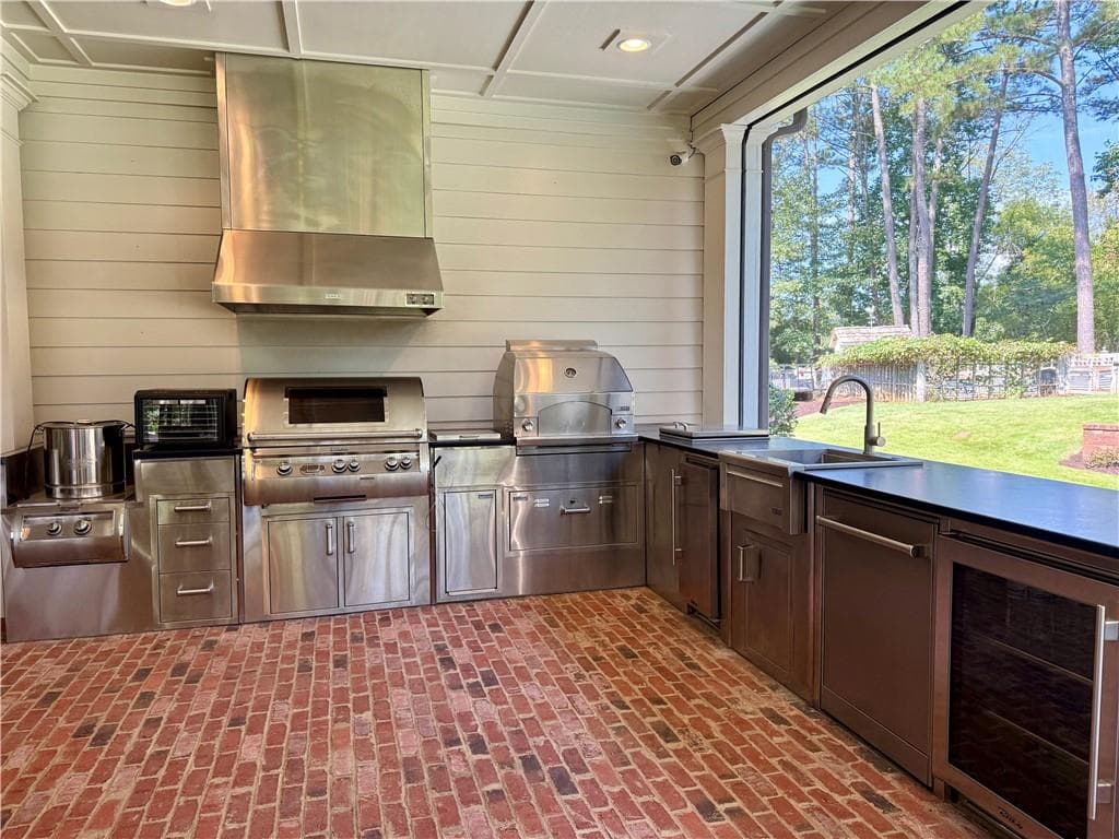 8 bedroom, 7 bathroom, 9,204 sq ft single family residence under contract at 15000 Neese Road, Milton, GA 30004 — photo 4