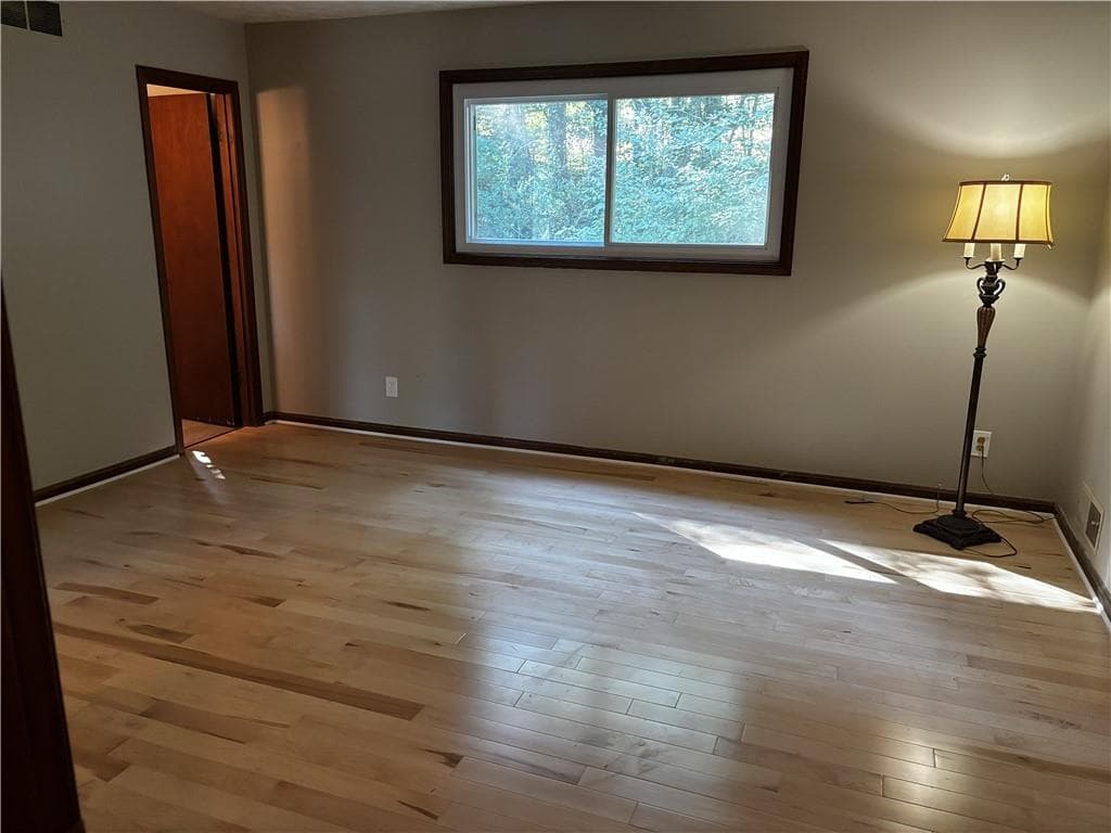 3 bedroom, 2 bathroom, 1,650 sq ft single family residence for rent at 3260 Creek Hollow Drive, Marietta, GA 30062 for $2,250 a month — photo 6