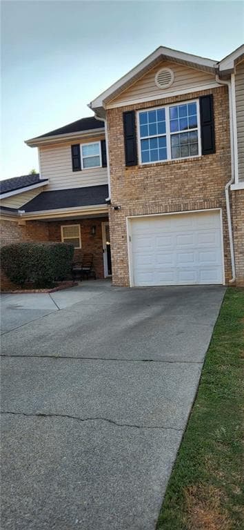 3 bedroom, 3 bathroom, 1,486 sq ft townhouse under contract at 118 Avalon Drive, Calhoun, GA 30701 — photo 2