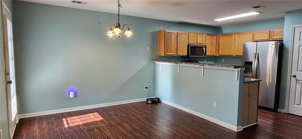 3 bedroom, 3 bathroom, 1,486 sq ft townhouse under contract at 118 Avalon Drive, Calhoun, GA 30701 — photo 8