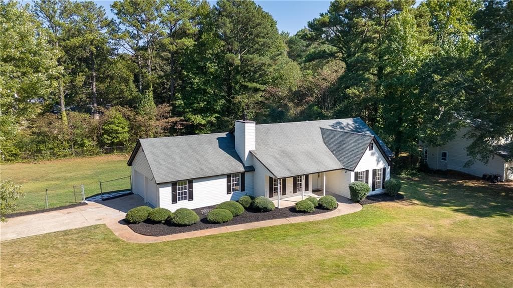 3 bedroom, 2 bathroom, 1,577 sq ft single family residence under contract at 216 Fairview Point, Ellenwood, GA 30294 — photo 2