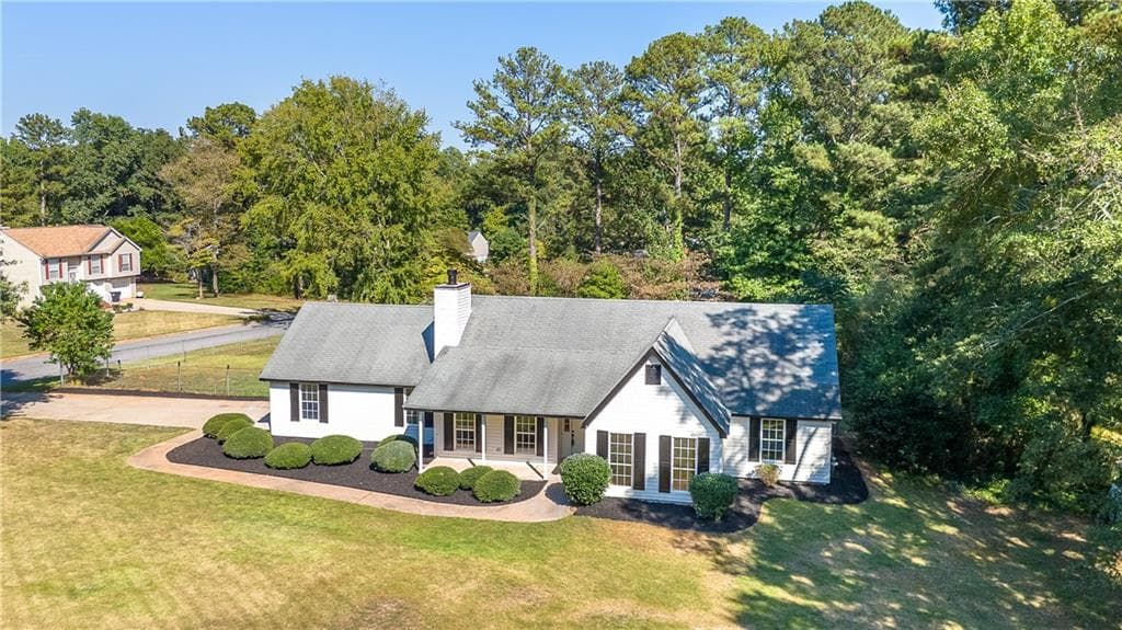 3 bedroom, 2 bathroom, 1,577 sq ft single family residence under contract at 216 Fairview Point, Ellenwood, GA 30294 — photo 3