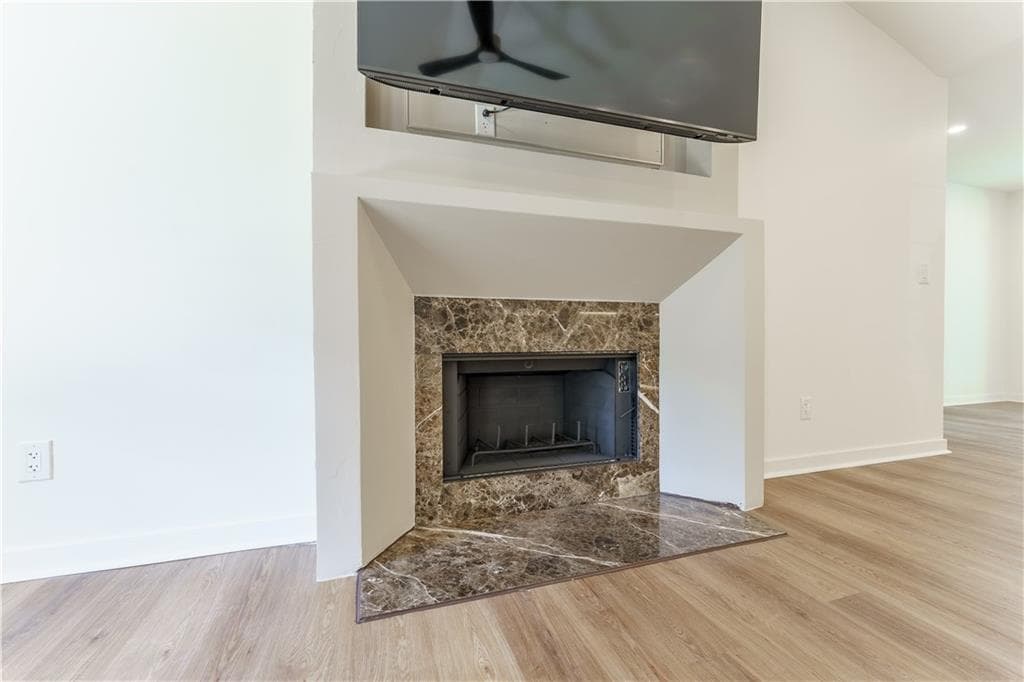 3 bedroom, 2 bathroom, 1,577 sq ft single family residence under contract at 216 Fairview Point, Ellenwood, GA 30294 — photo 6