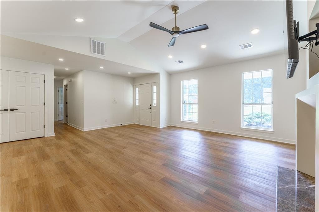 3 bedroom, 2 bathroom, 1,577 sq ft single family residence under contract at 216 Fairview Point, Ellenwood, GA 30294 — photo 8