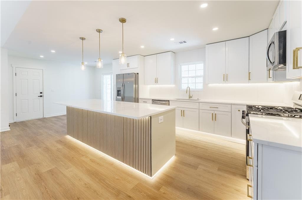 3 bedroom, 2 bathroom, 1,577 sq ft single family residence under contract at 216 Fairview Point, Ellenwood, GA 30294 — photo 10