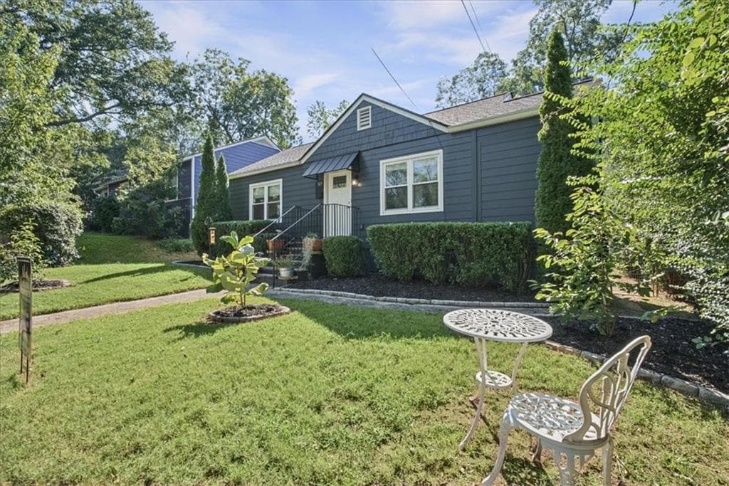 3 bedroom, 2 bathroom, 1,240 sq ft single family residence for sale at 97 Mortimer Street, Atlanta, GA 30317 — photo 7
