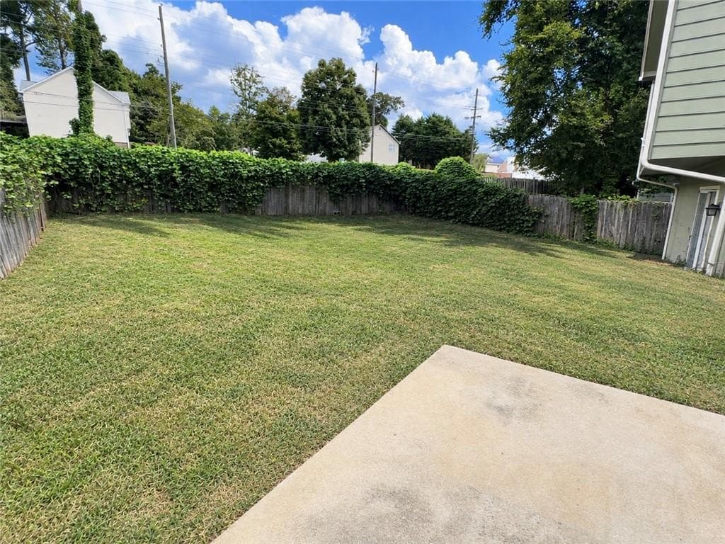 3 bedroom, 3 bathroom, 1,524 sq ft single family residence for sale at 3931 Landgraf Cove, Decatur, GA 30034 — photo 3