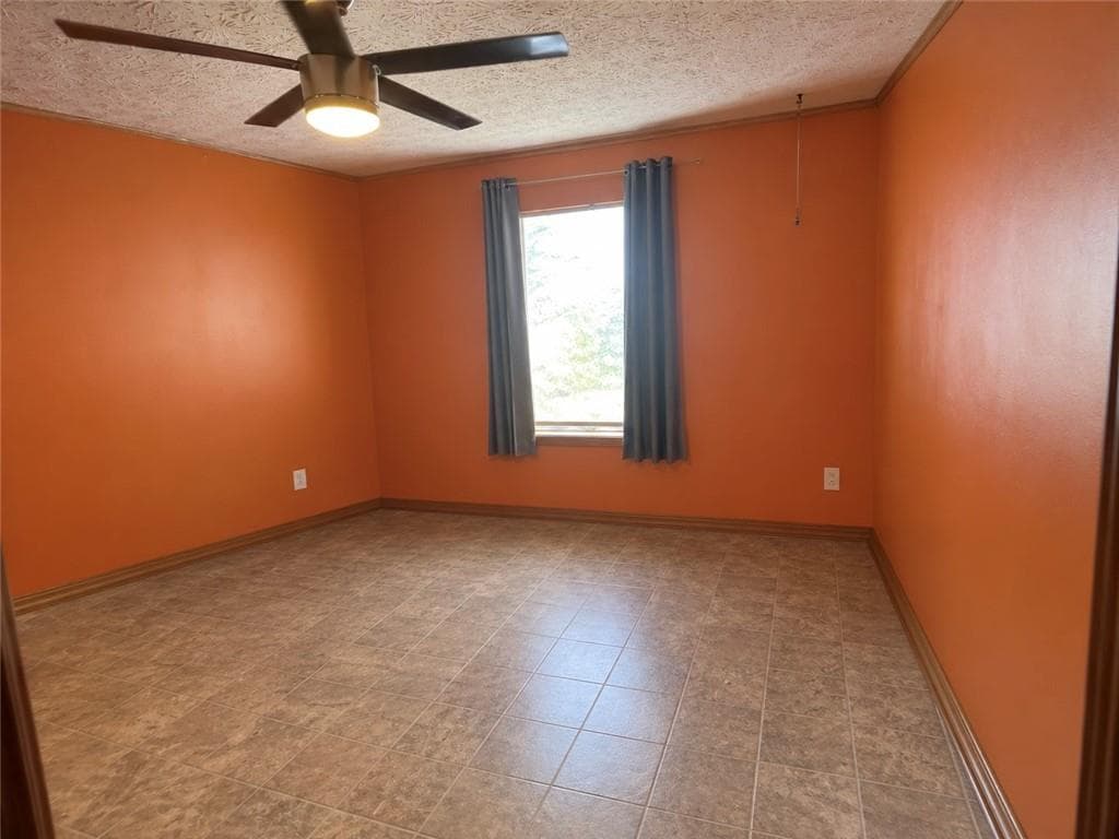 3 bedroom, 3 bathroom, 1,524 sq ft single family residence for sale at 3931 Landgraf Cove, Decatur, GA 30034 — photo 5