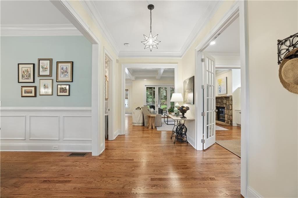 5 bedroom, 5 bathroom, 4,912 sq ft single family residence for sale at 367 N Garden Lane, Atlanta, GA 30309 — photo 4
