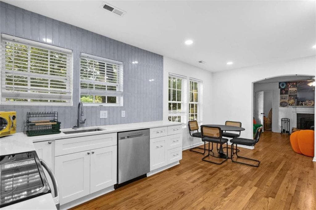 4 bedroom, 2 bathroom, 1,591 sq ft single family residence for sale at 1816 Sylvan Road, Atlanta, GA 30310 — photo 9