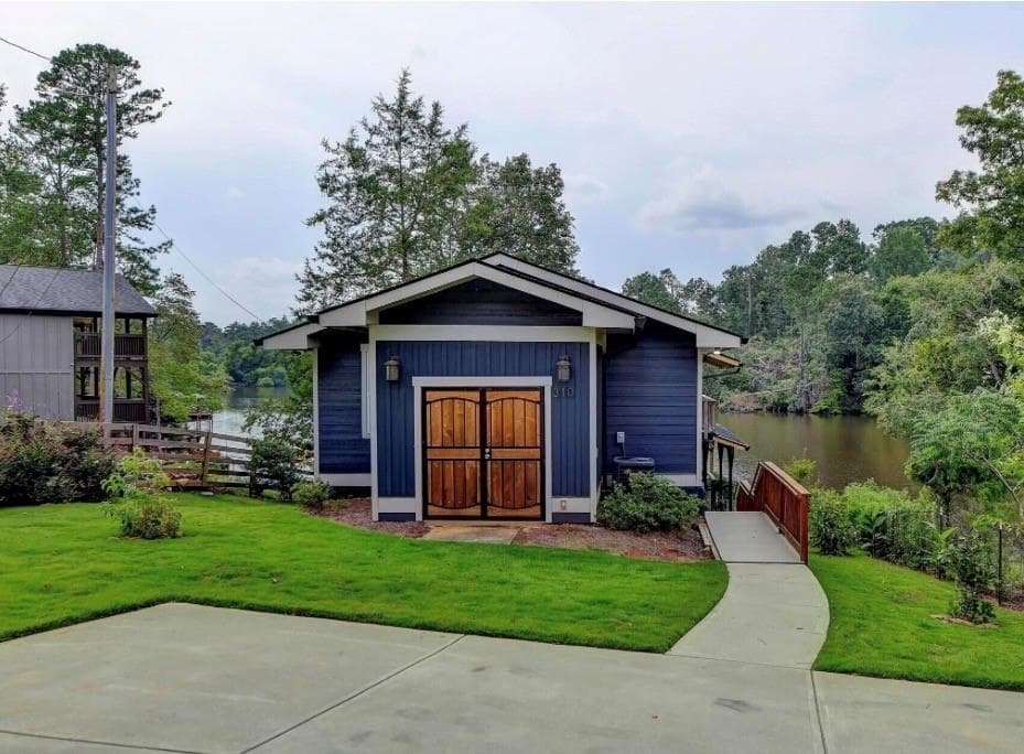 3 bedroom, 3 bathroom, 1,881 sq ft single family residence for sale at 310 Friar Tuck C Circle, Covington, GA 30014 — photo 2