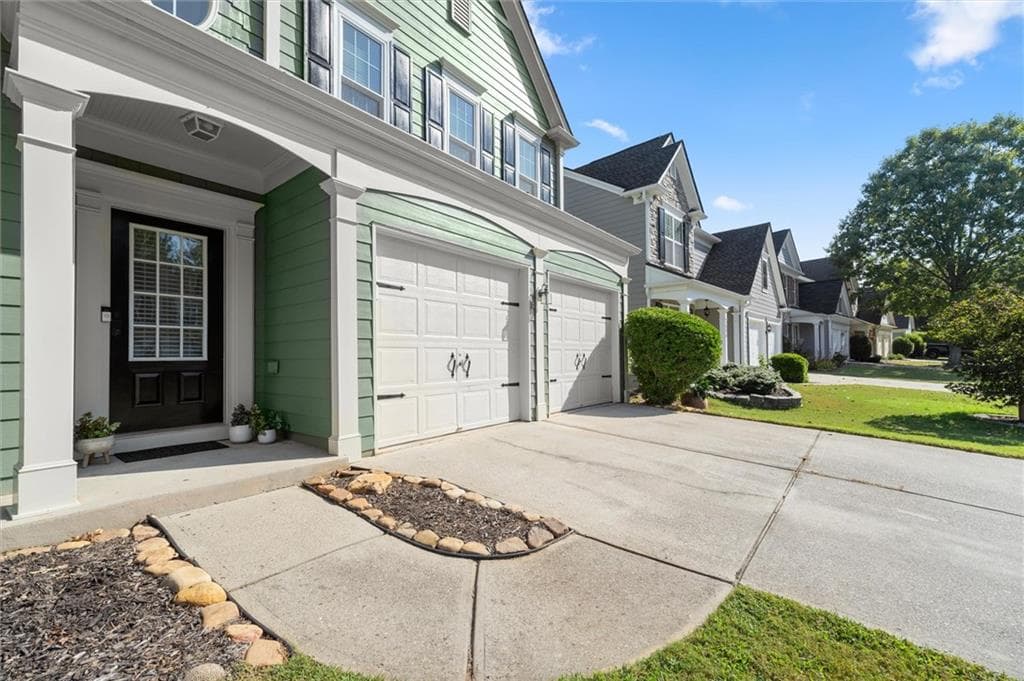 3 bedroom, 3 bathroom, 2,344 sq ft single family residence for sale at 4010 Emerald Glade Court, Cumming, GA 30040 — photo 5