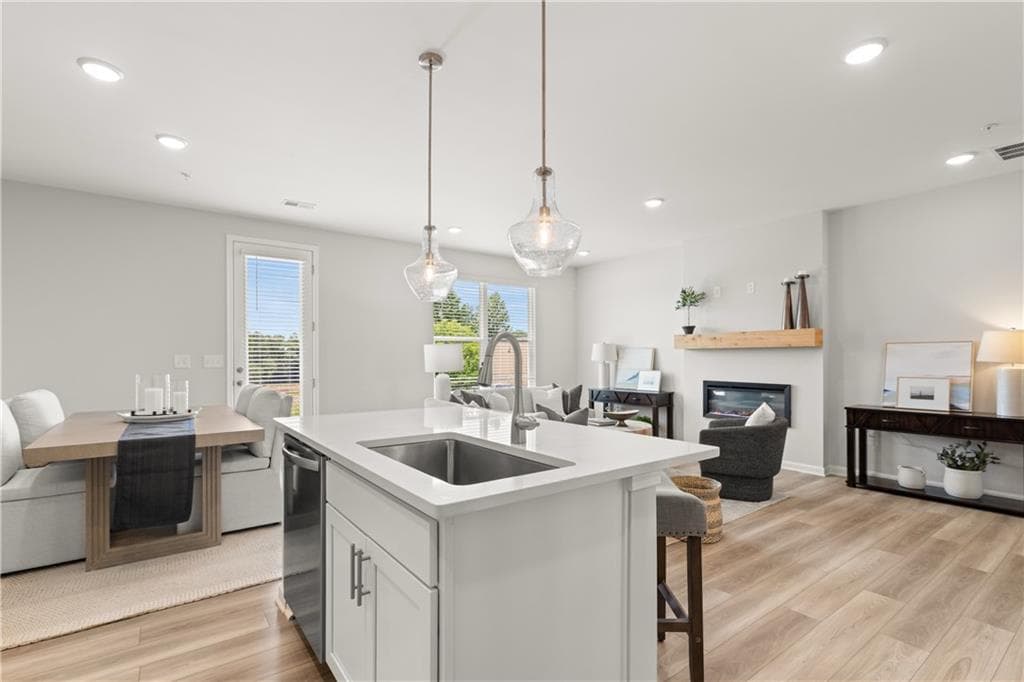 3 bedroom, 3 bathroom, 1,812 sq ft townhouse for sale at 6415 Pinin Place 644, Cumming, GA 30041 — photo 8