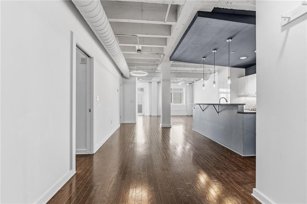 2 bedroom, 2 bathroom, 1,365 sq ft condominium for sale at 805 Peachtree Street 308, Atlanta, GA 30308 — photo 4