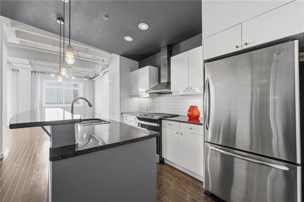 2 bedroom, 2 bathroom, 1,365 sq ft condominium for sale at 805 Peachtree Street 308, Atlanta, GA 30308 — photo 6