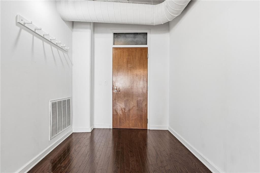 2 bedroom, 2 bathroom, 1,365 sq ft condominium for sale at 805 Peachtree Street 308, Atlanta, GA 30308 — photo 8