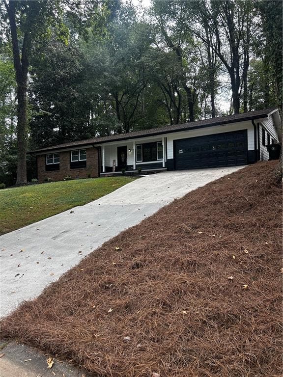 3 bedroom, 2 bathroom, 1,354 sq ft single family residence for sale at 4205 Commodore Drive, Chamblee, GA 30341 — photo 2