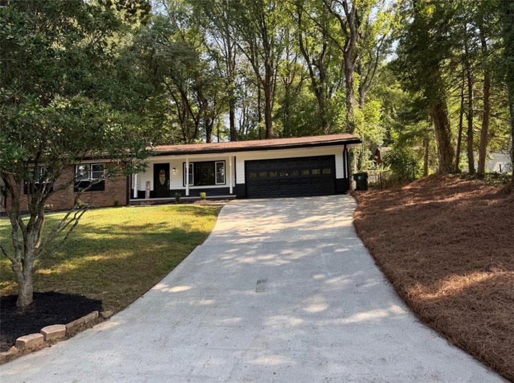 3 bedroom, 2 bathroom, 1,354 sq ft single family residence for sale at 4205 Commodore Drive, Chamblee, GA 30341 — photo 5