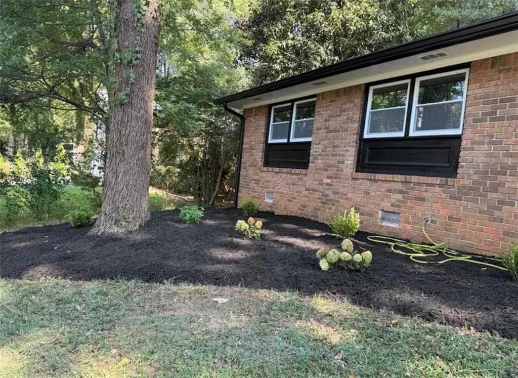 3 bedroom, 2 bathroom, 1,354 sq ft single family residence for sale at 4205 Commodore Drive, Chamblee, GA 30341 — photo 6