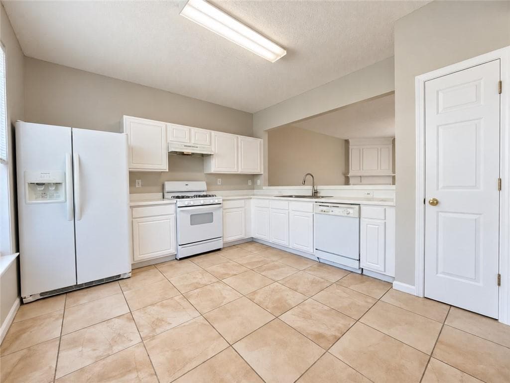 3 bedroom, 3 bathroom, 1,902 sq ft townhouse for rent at 4115 Howell Park Road, Duluth, GA 30096 for $1,950 a month — photo 6
