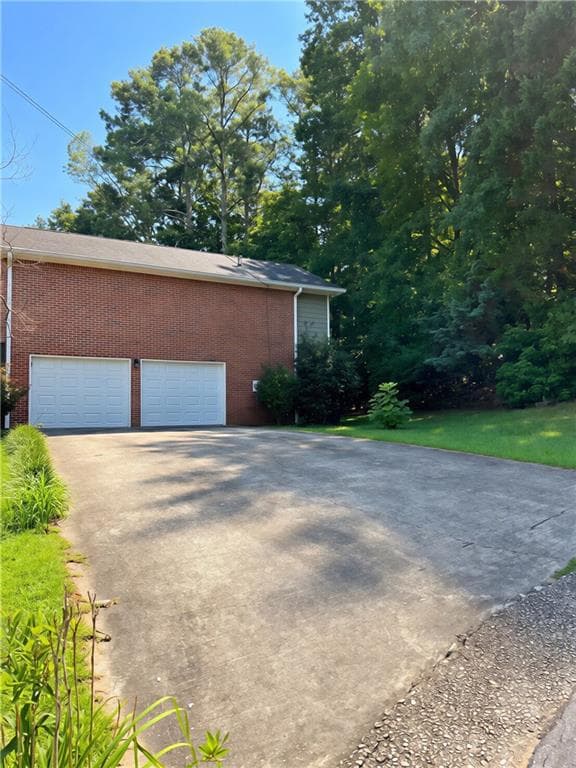 3 bedroom, 2 bathroom, 1,435 sq ft single family residence for rent at 33 Chief Circle, Lawrenceville, GA 30043 for $2,050 a month — photo 3