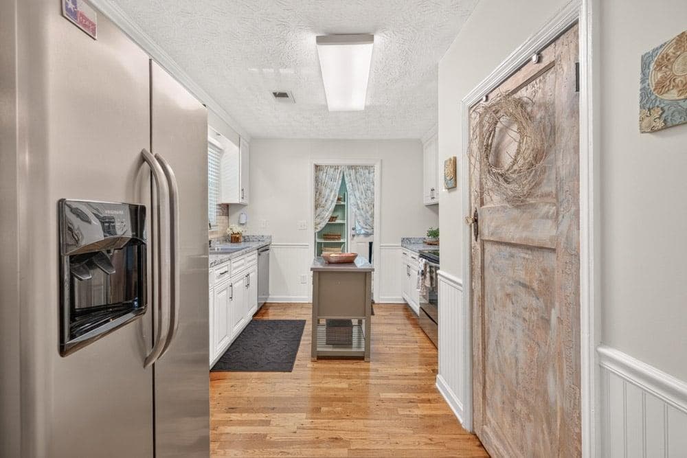 3 bedroom, 1 bathroom, 1,098 sq ft single family residence for sale at 1013 S Madison Avenue, Monroe, GA 30655 — photo 9