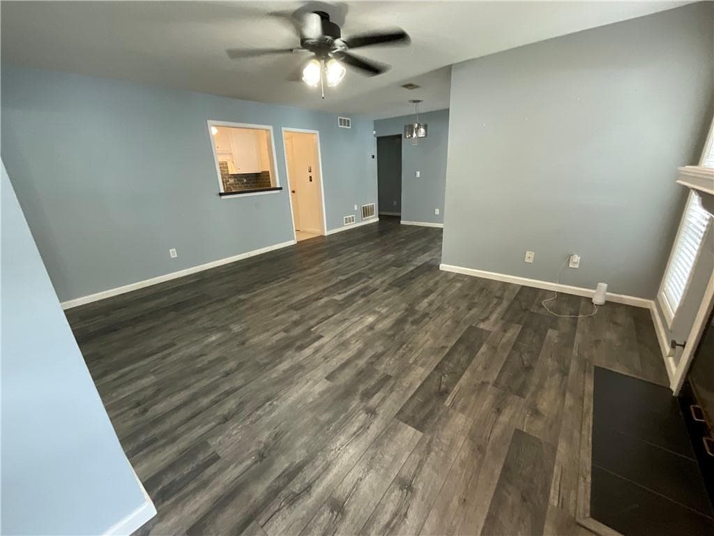 2 bedroom, 2 bathroom, 1,182 sq ft condominium for sale at 3969 Woodridge Way, Tucker, GA 30084 — photo 4