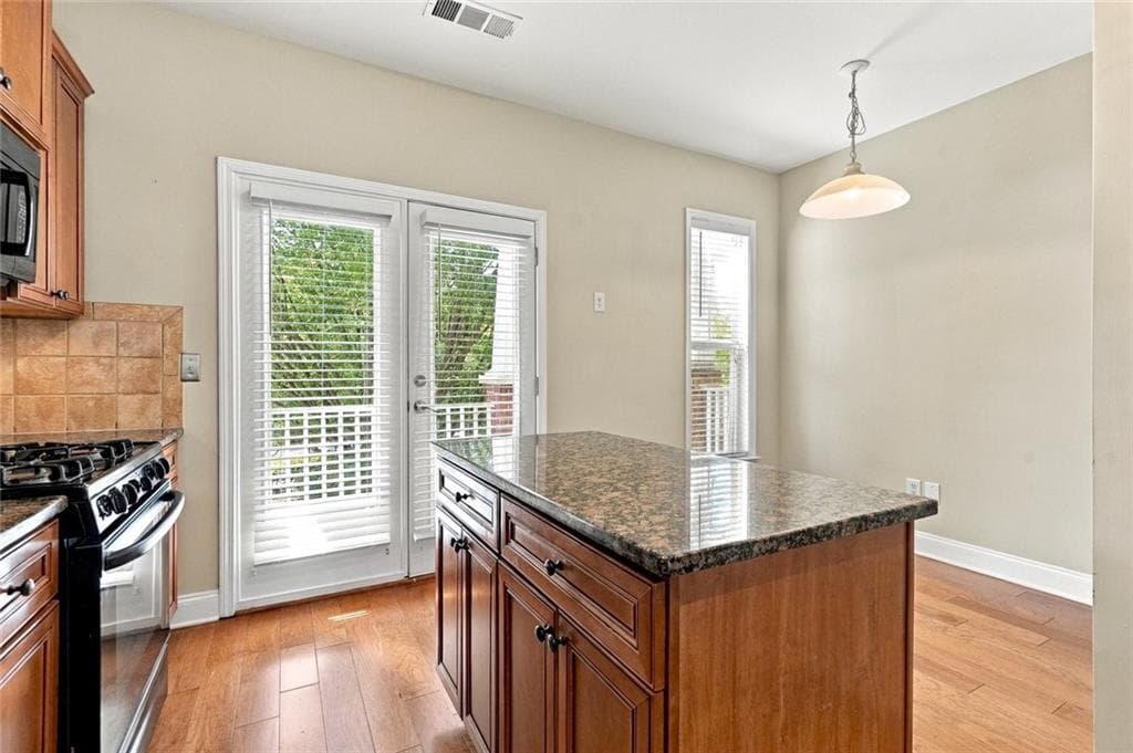 2 bedroom, 4 bathroom, 1,270 sq ft townhouse for sale at 217 16th Street 6, Atlanta, GA 30363 — photo 7