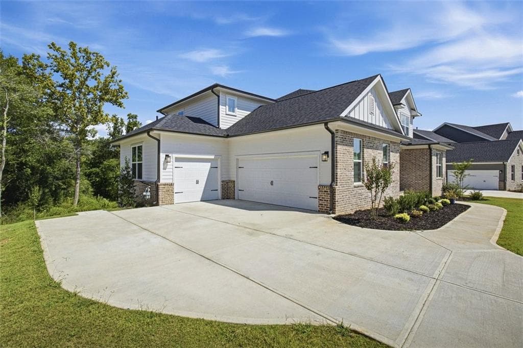7 bedroom, 7 bathroom, 6,307 sq ft single family residence for sale at 6715 Settingdown Creek Drive, Dawsonville, GA 30534 — photo 4