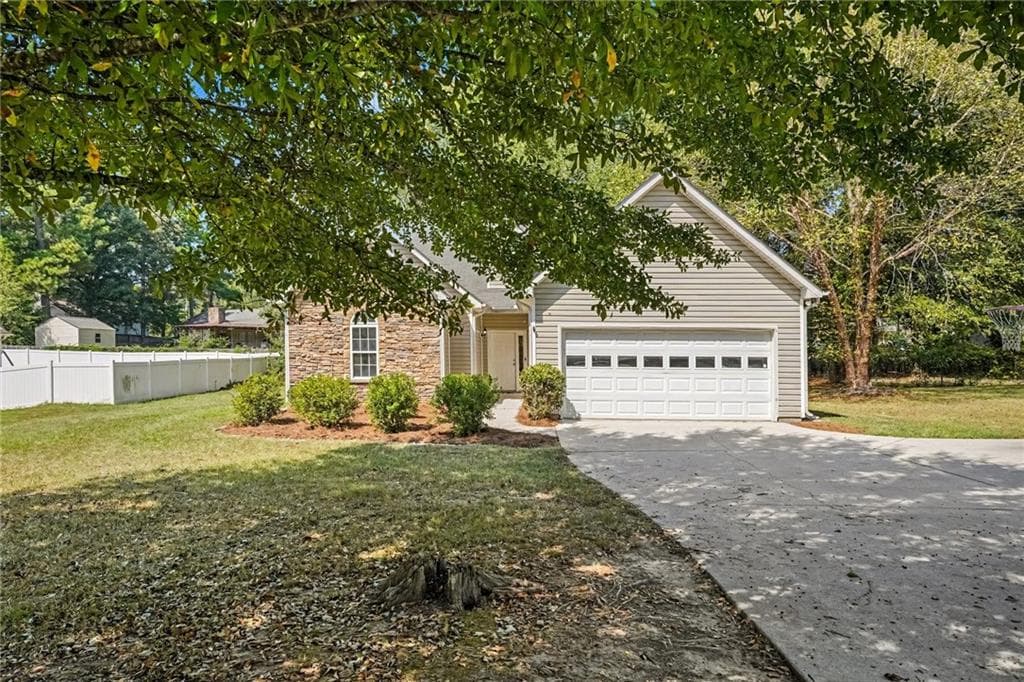 3 bedroom, 2 bathroom, 1,510 sq ft single family residence for sale at 311 Sweetbriar Lane, Griffin, GA 30224 — photo 3