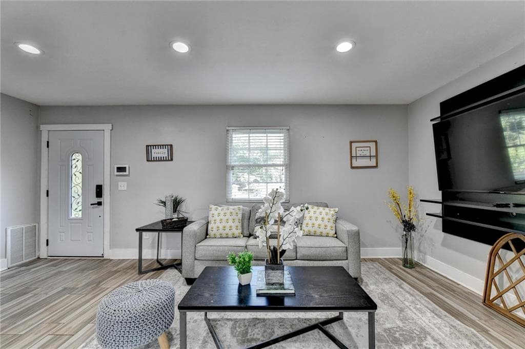 3 bedroom, 2 bathroom, 1,320 sq ft single family residence for sale at 4391 Bryant Drive, Lilburn, GA 30047 — photo 3
