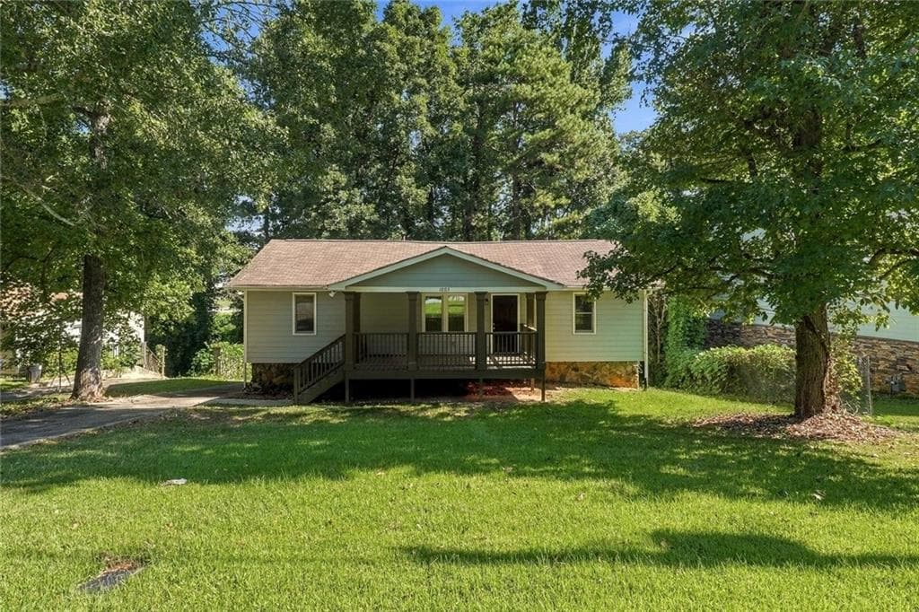 3 bedroom, 2 bathroom, 1,222 sq ft single family residence for sale at 1003 Salisbury Trail, Riverdale, GA 30296 — photo 3