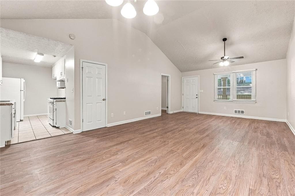 3 bedroom, 2 bathroom, 1,222 sq ft single family residence for sale at 1003 Salisbury Trail, Riverdale, GA 30296 — photo 10