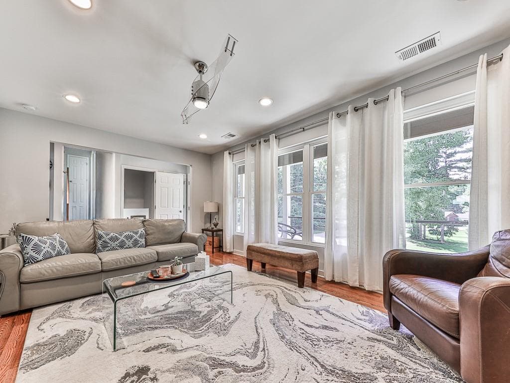3 bedroom, 2 bathroom, 2,272 sq ft single family residence for sale at 268 N Briar Ridge, Woodstock, GA 30189 — photo 4