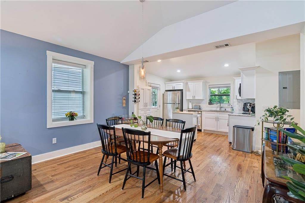 3 bedroom, 2 bathroom, 1,238 sq ft single family residence for sale at 1303 Elizabeth Avenue, Atlanta, GA 30310 — photo 4