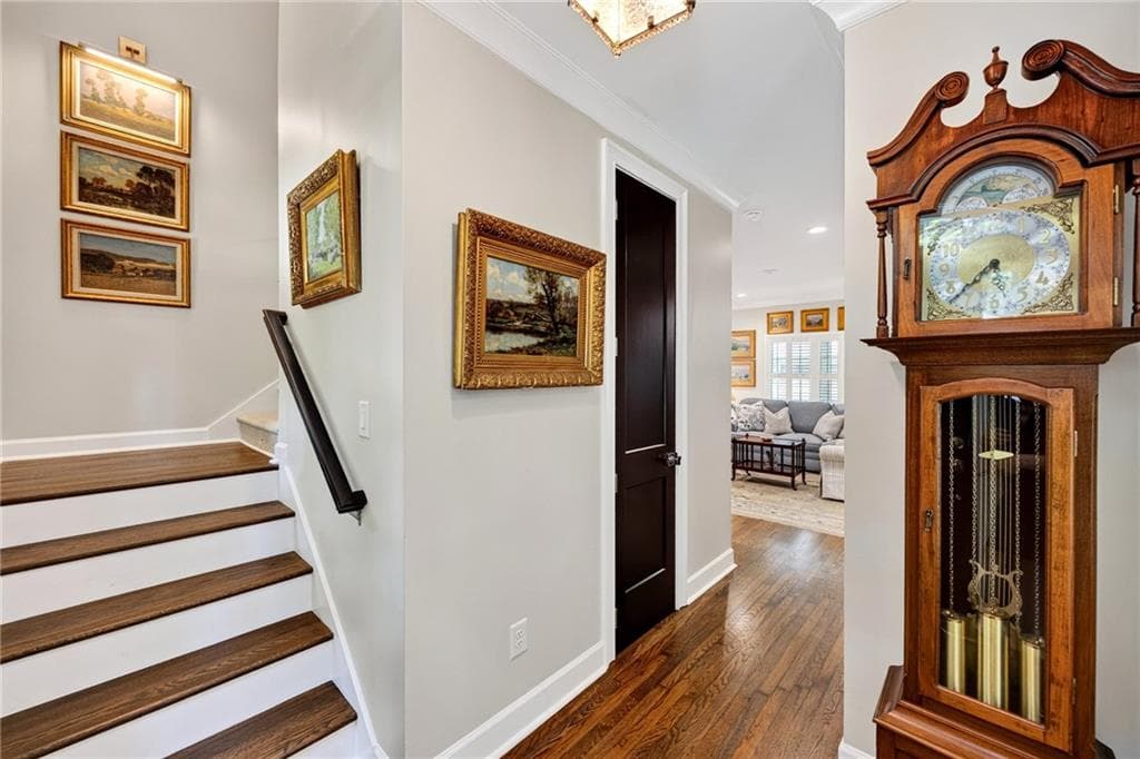 4 bedroom, 4 bathroom, 2,204 sq ft townhouse under contract at 36 Pointe Terrace, Atlanta, GA 30339 — photo 4